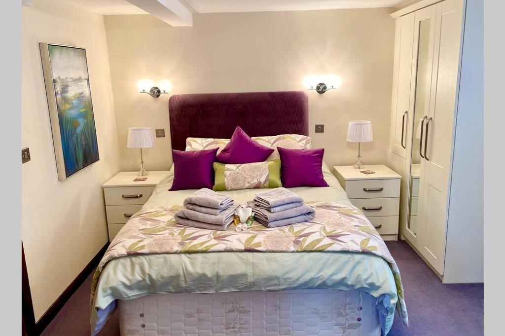 Adorable 2 Bedroom Countryside Guesthouse Broome  ภายนอก รูปภาพ