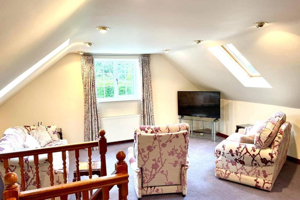Adorable 2 Bedroom Countryside Guesthouse Broome  ภายนอก รูปภาพ